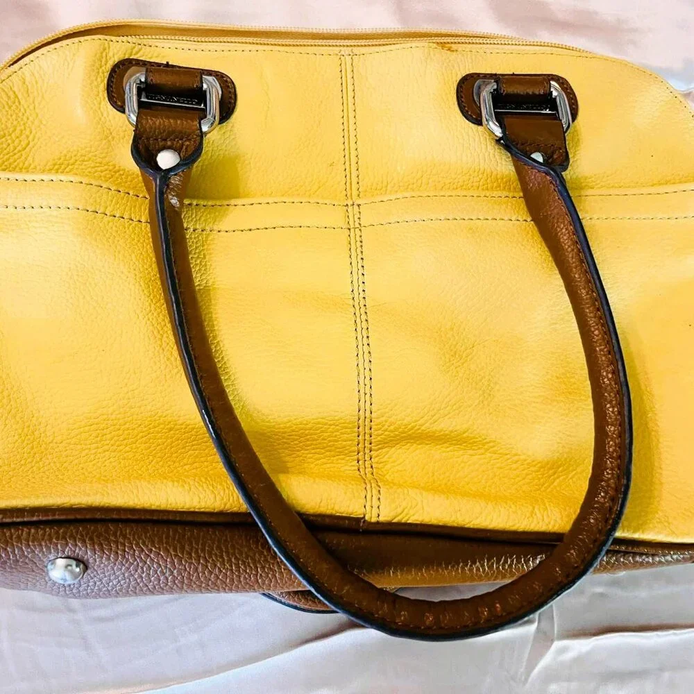 Vintage Tignanello Yellow Leather Shoulder Bag USA Rare 2000s Top Handle - Picture 9 of 16